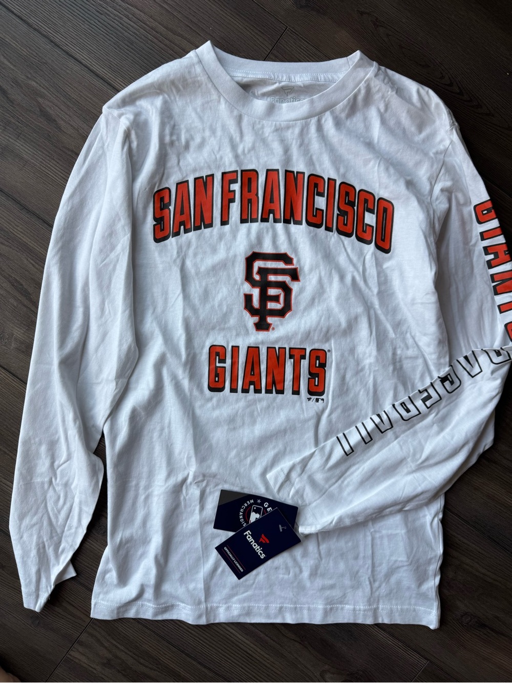Men’s size Small San Francisco Giants shirt